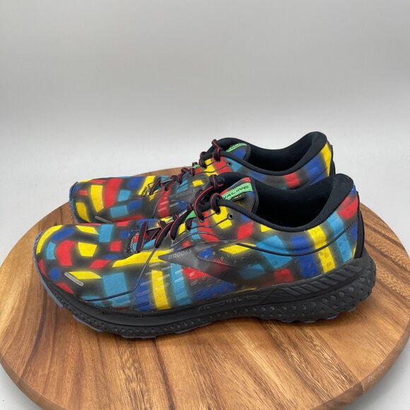 Athletic_Shoes